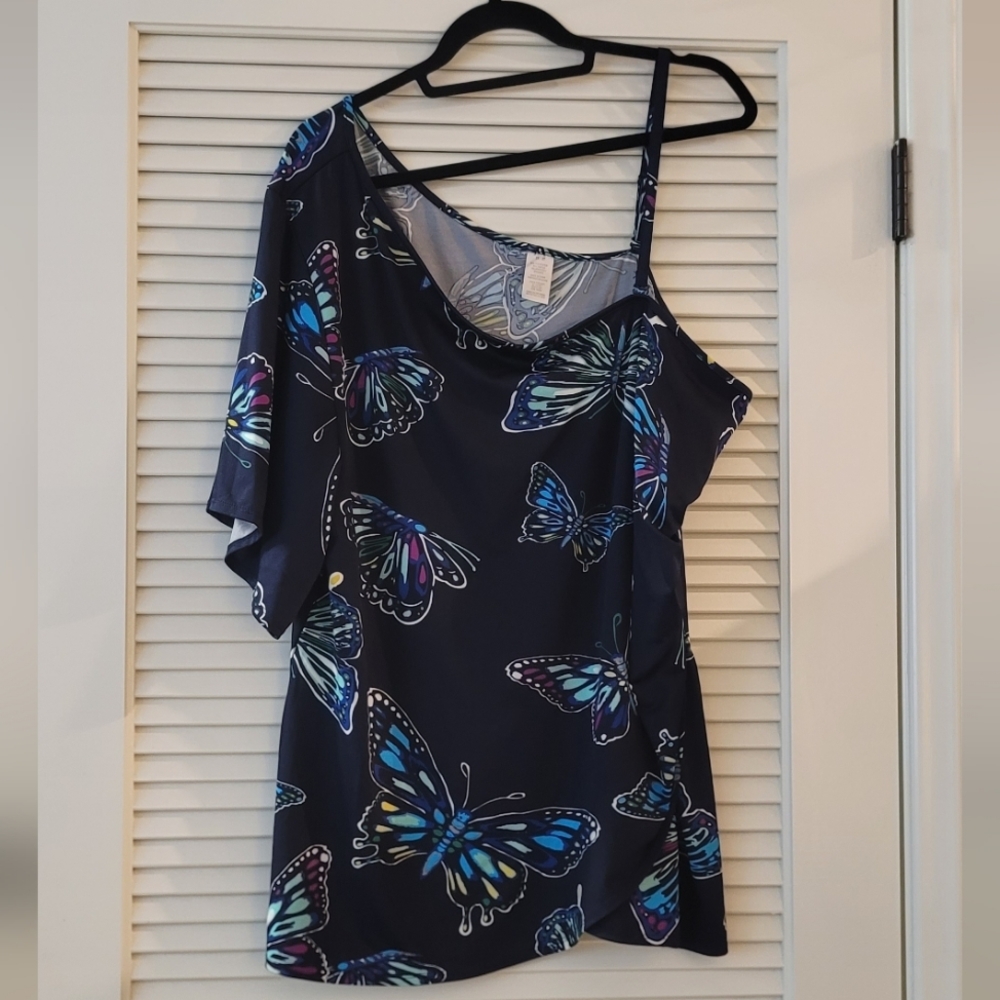 (Plus-Size) Navy Blue Asymmetrical Butterfly One-Shoulder Top